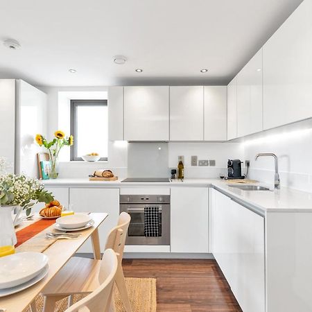 Modern Luxe Apt Just 10 Mins From Tower Bridge! Easy Access To Tube And Bus Londen Buitenkant foto