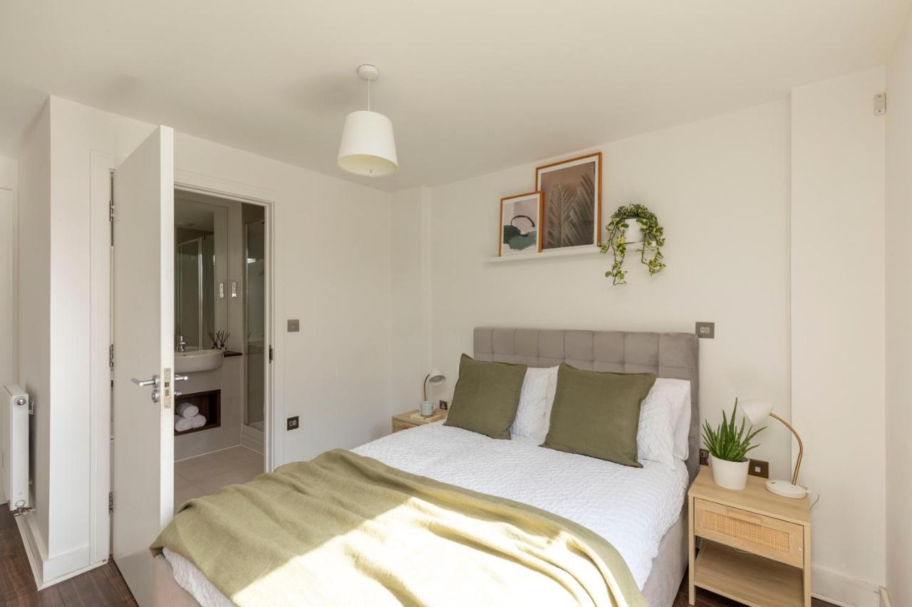 Modern Luxe Apt Just 10 Mins From Tower Bridge! Easy Access To Tube And Bus Londen Buitenkant foto
