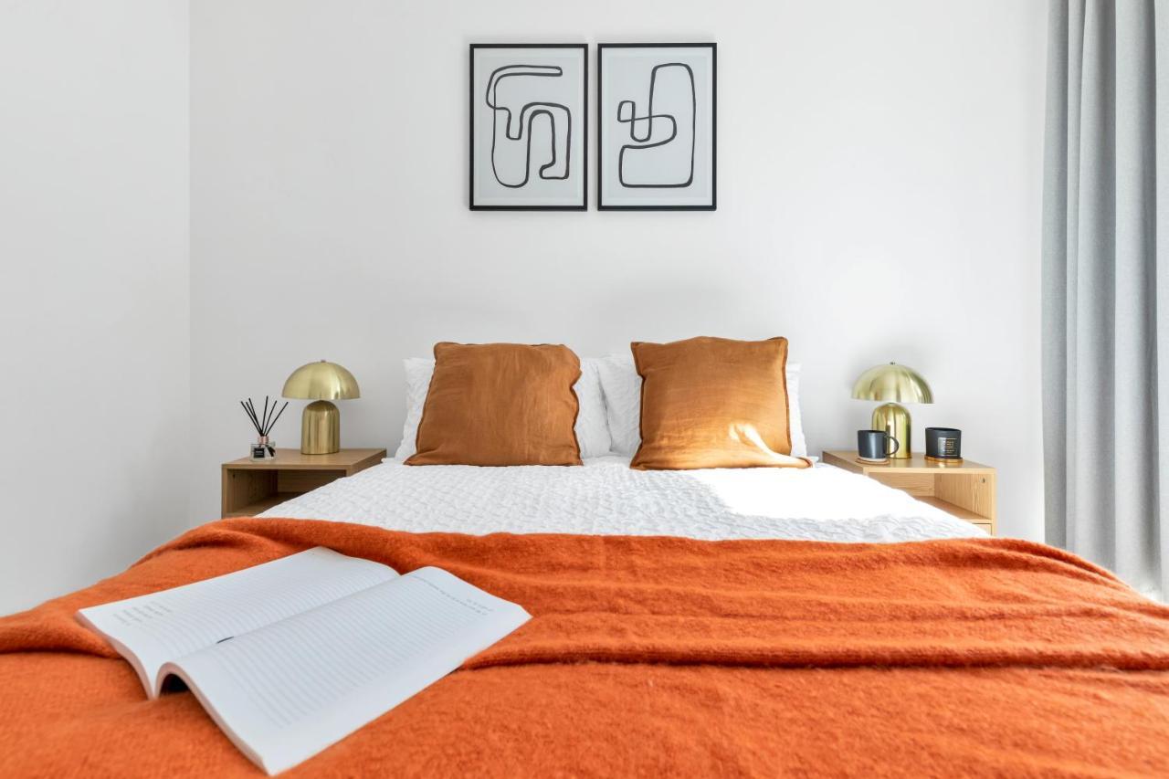 Modern Luxe Apt Just 10 Mins From Tower Bridge! Easy Access To Tube And Bus Londen Buitenkant foto