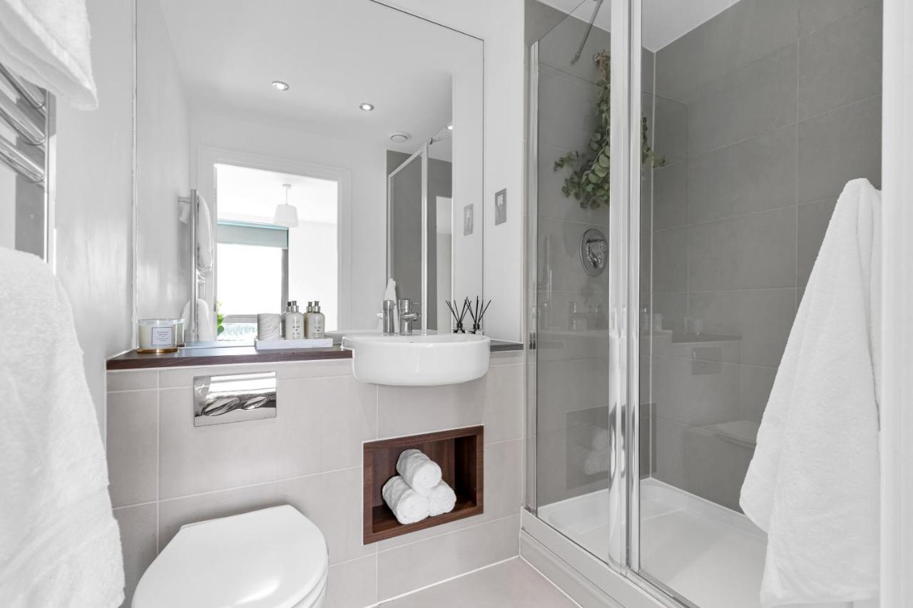 Modern Luxe Apt Just 10 Mins From Tower Bridge! Easy Access To Tube And Bus Londen Buitenkant foto