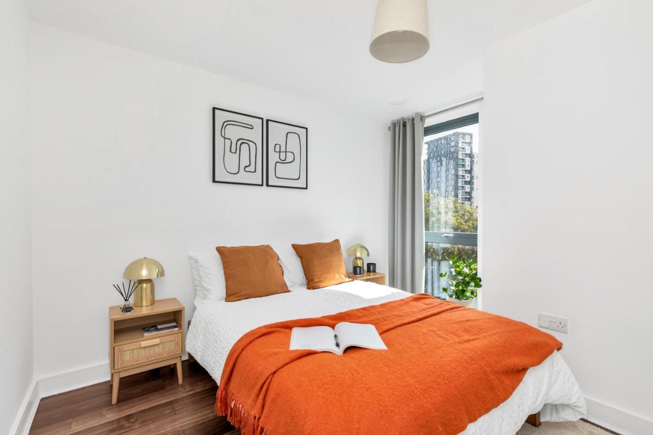Modern Luxe Apt Just 10 Mins From Tower Bridge! Easy Access To Tube And Bus Londen Buitenkant foto