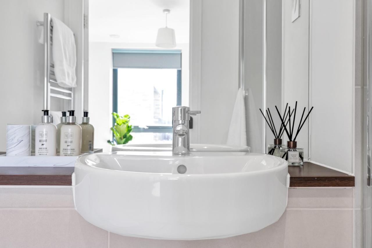 Modern Luxe Apt Just 10 Mins From Tower Bridge! Easy Access To Tube And Bus Londen Buitenkant foto