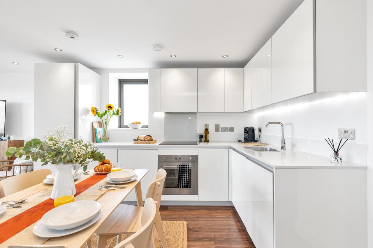 Modern Luxe Apt Just 10 Mins From Tower Bridge! Easy Access To Tube And Bus Londen Buitenkant foto