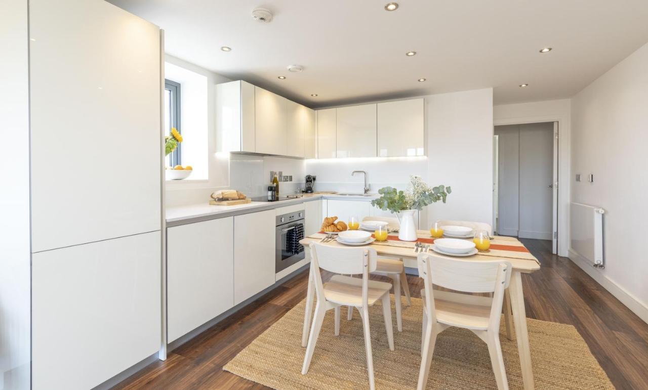 Modern Luxe Apt Just 10 Mins From Tower Bridge! Easy Access To Tube And Bus Londen Buitenkant foto