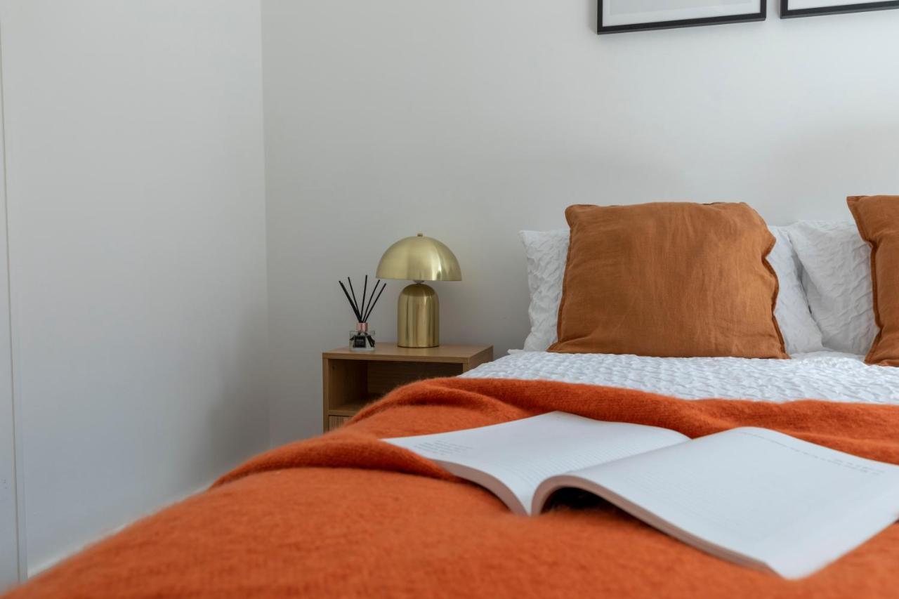 Modern Luxe Apt Just 10 Mins From Tower Bridge! Easy Access To Tube And Bus Londen Buitenkant foto