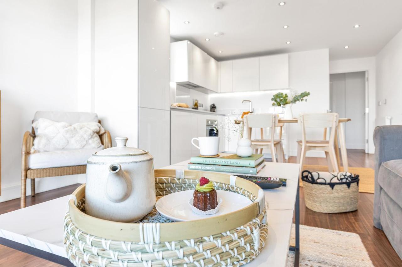 Modern Luxe Apt Just 10 Mins From Tower Bridge! Easy Access To Tube And Bus Londen Buitenkant foto